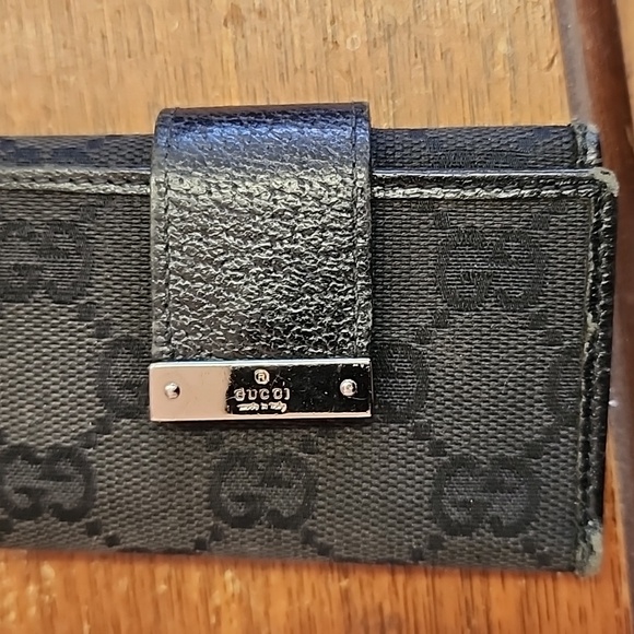 Gucci Givaway!!! - Picture 2 of 3